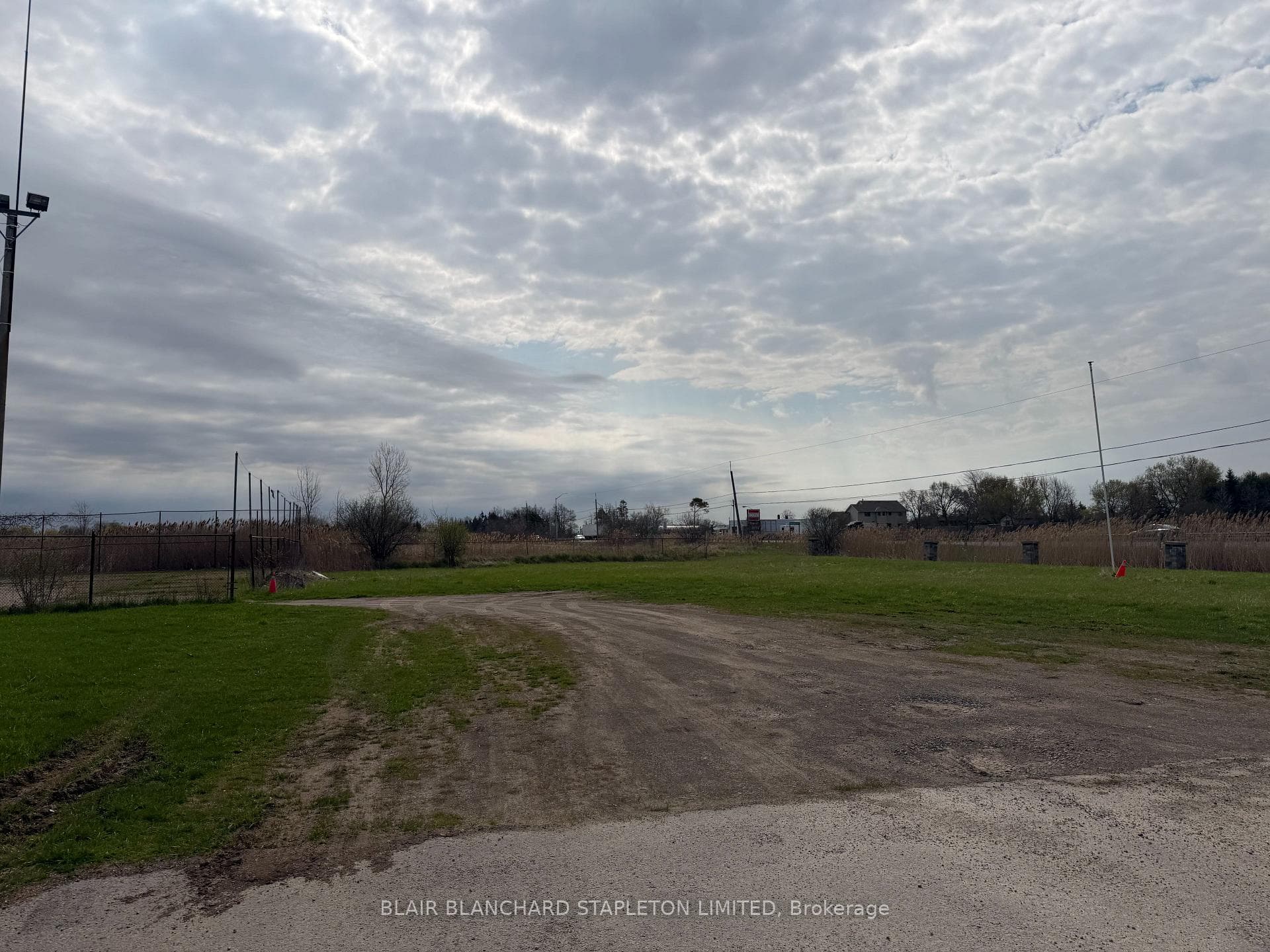 443 Regional Road 20, Hamilton, ON L8J 3H6