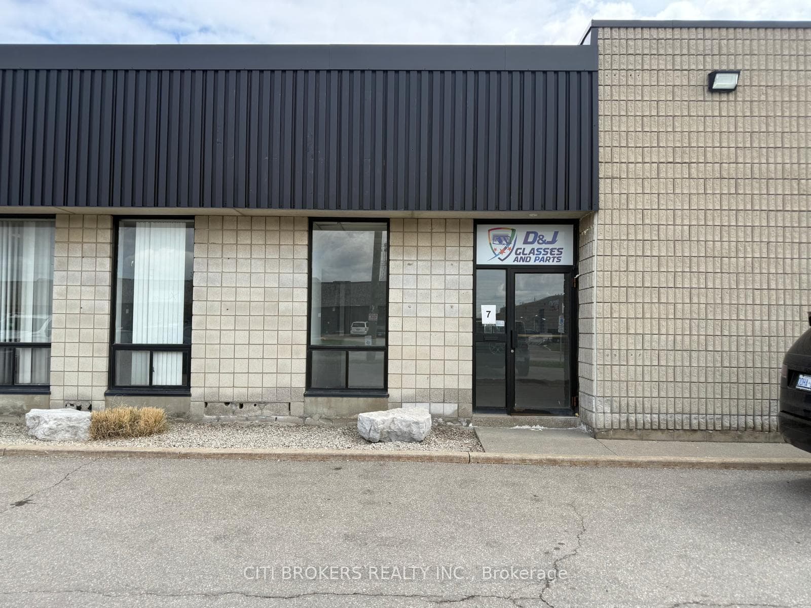 80 Hale Road 7, Brampton, ON L6W 3M1