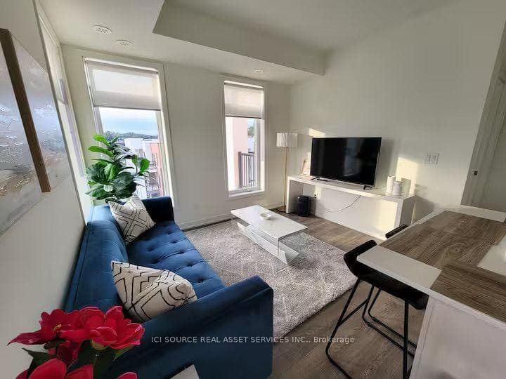 135 Canon Jackson Drive 506, Toronto, ON M6M 0C3