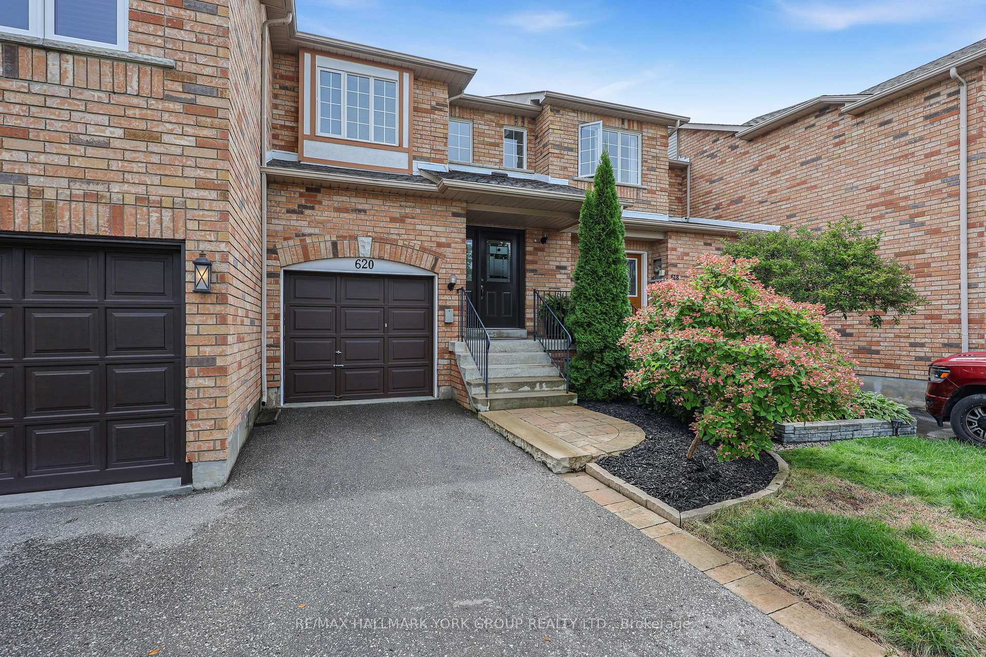 620 Bondi Avenue, Newmarket, ON L3Y 8S8