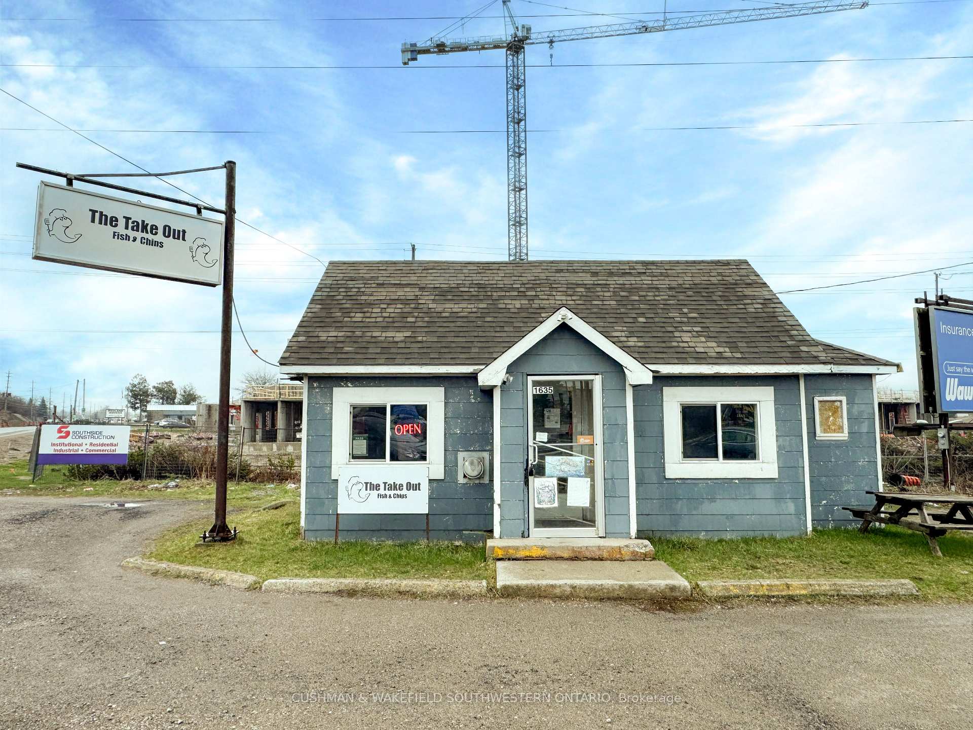 1635 Oxford Street E, London East, ON N5V 2Z5