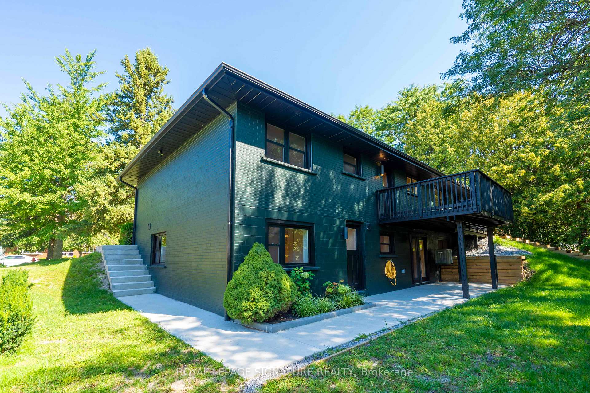 986 Srigley Street Unit B, Newmarket, ON L3Y 1Y3
