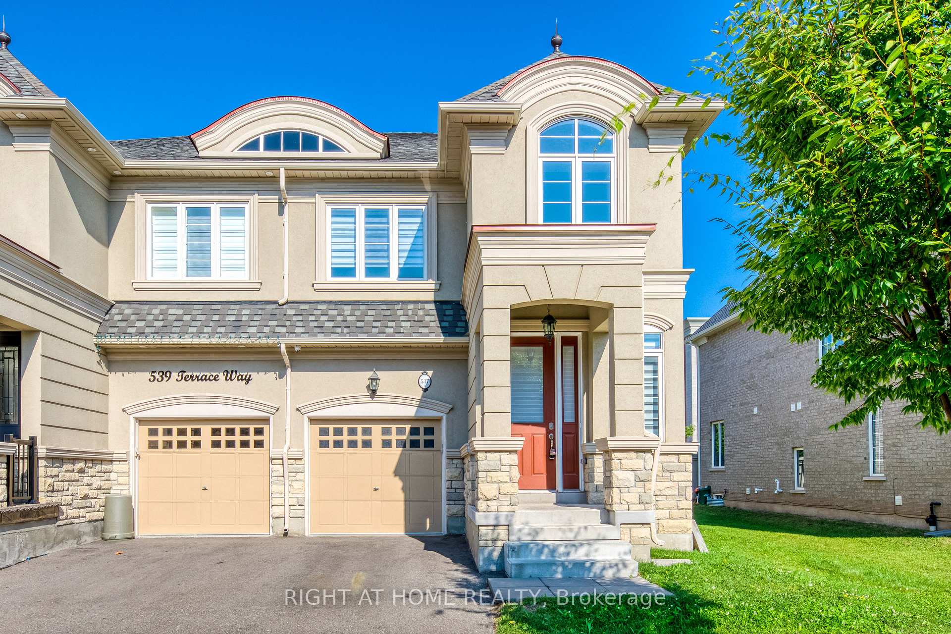 537 Terrace Way, Oakville, ON L6M 1N6
