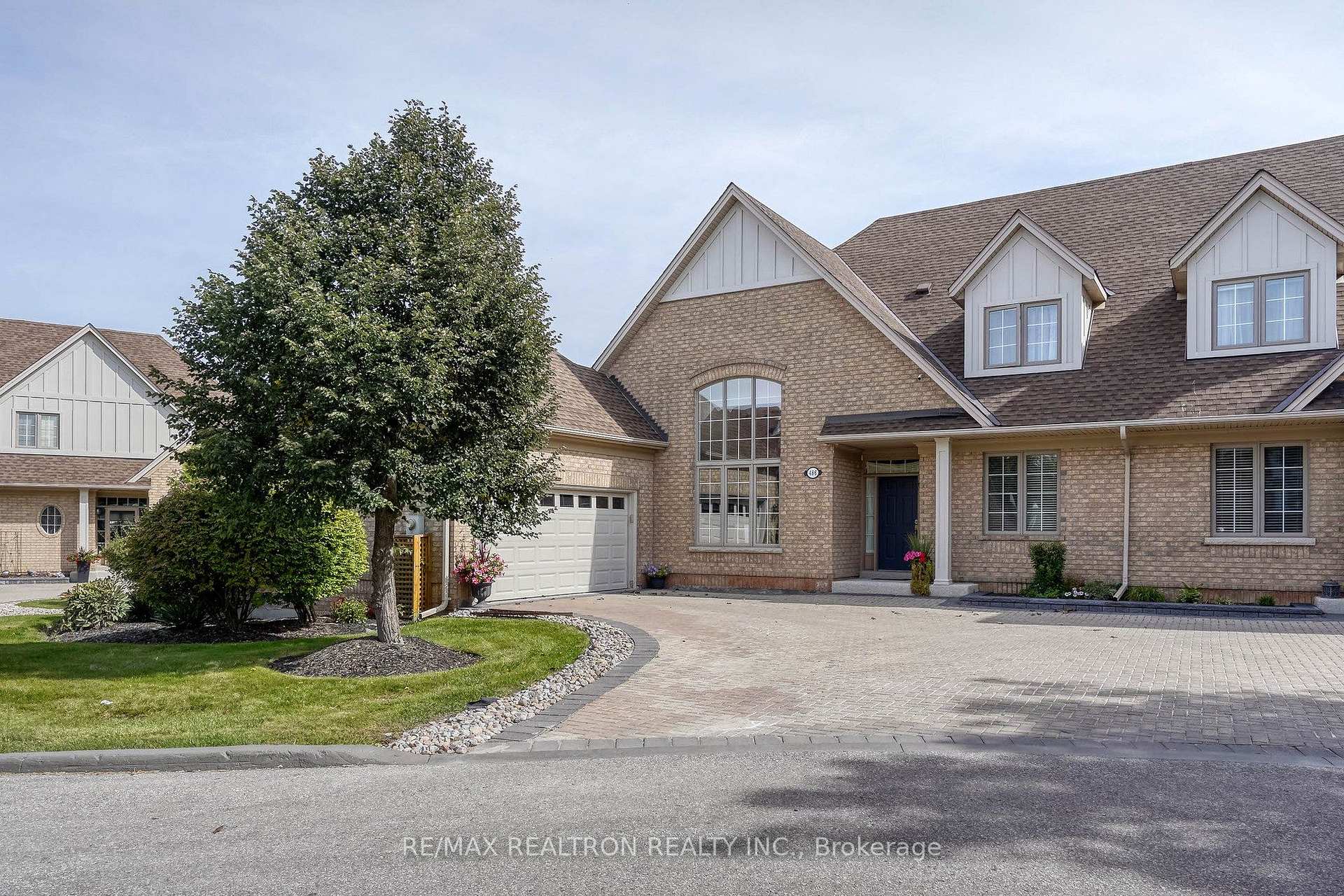 486 Falconwood Hollow, Aurora, ON L4G 7M1