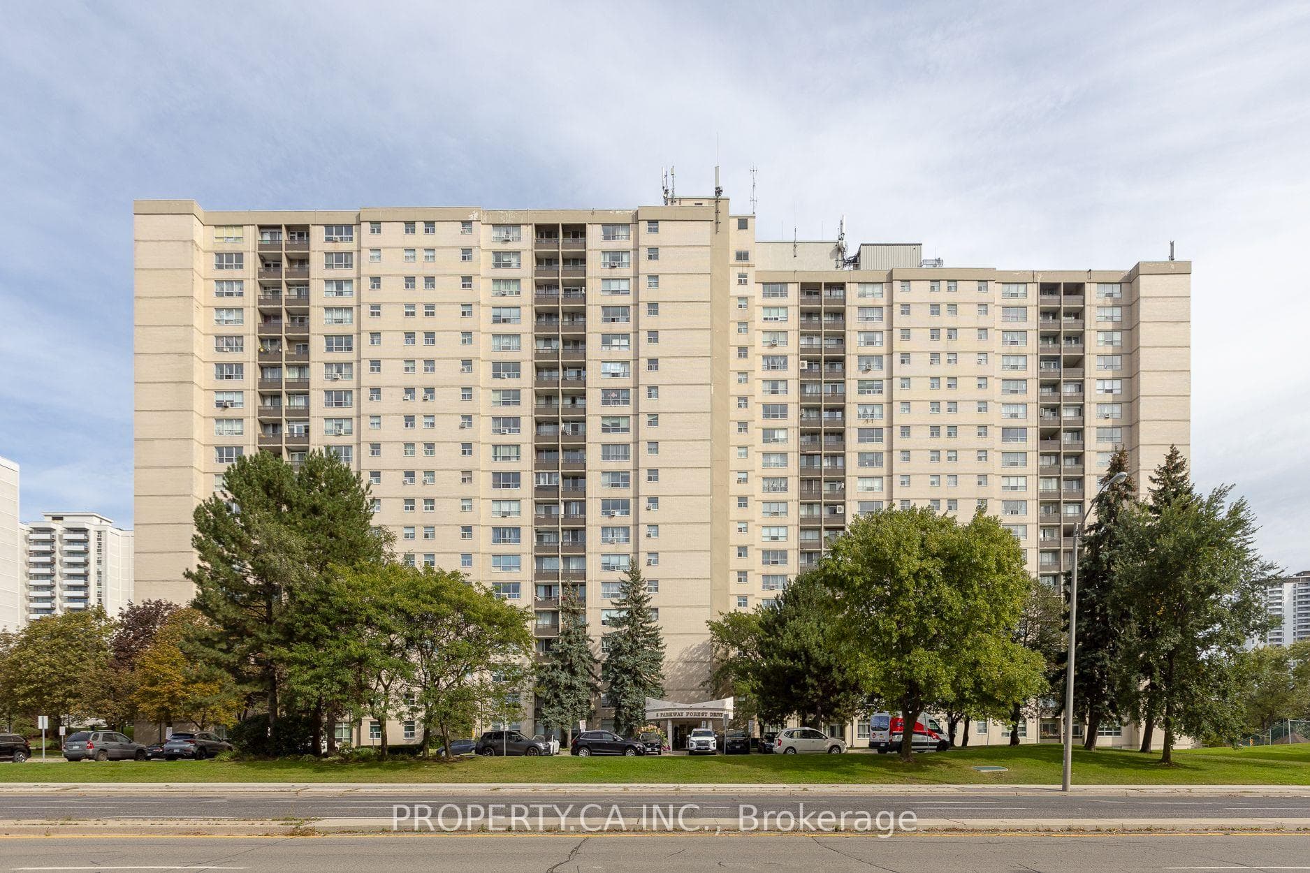 5 Parkway Forest Drive 517, Toronto, ON M2J 1L2