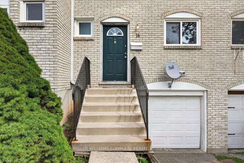 120 QUIGLEY Road 14, Hamilton, ON L8K 6L4