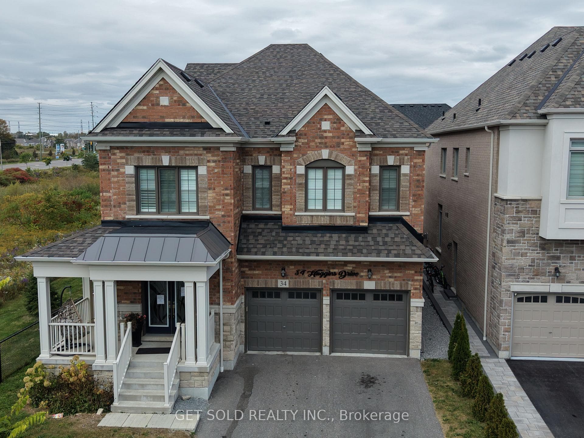 34 Huggins Drive, Whitby, ON L1P 0N4