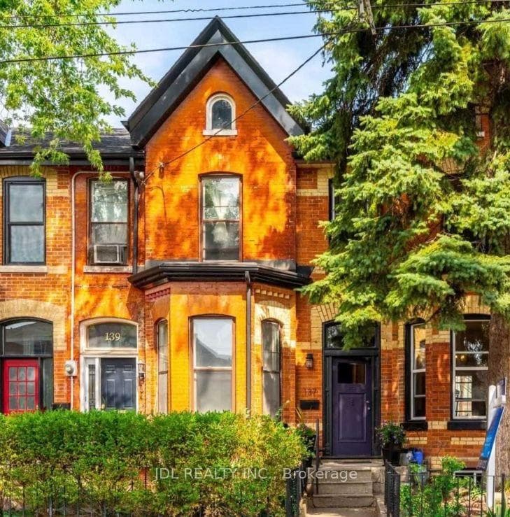 137 Denison Ave Avenue Bedroom A 2nd Floor, Toronto, ON M5T 2N2