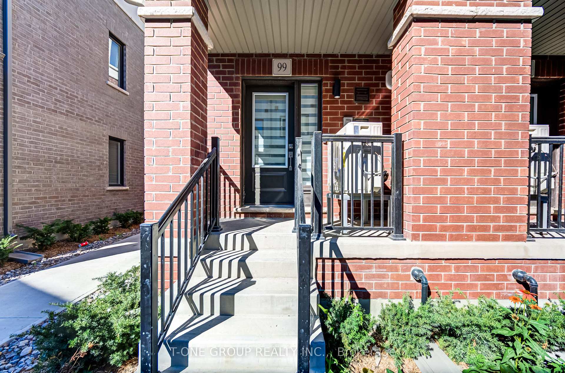 99 Matawin Lane, Richmond Hill, ON L4B 0H7