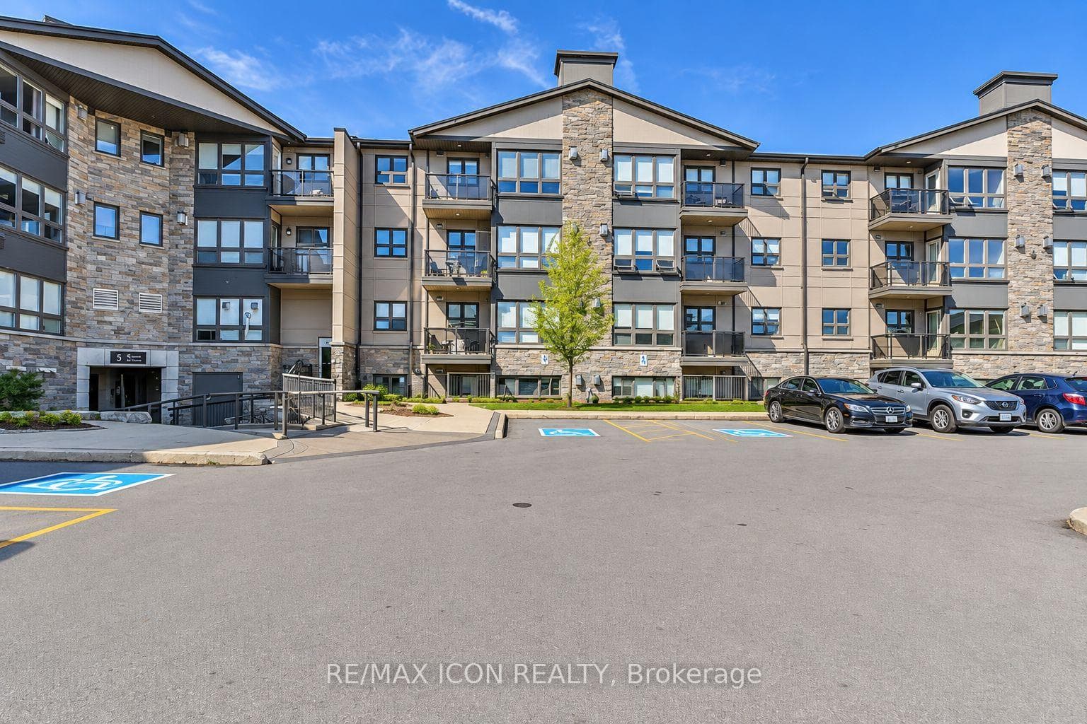 5 Jacksway Crescent 308, London North, ON N5X 3T6