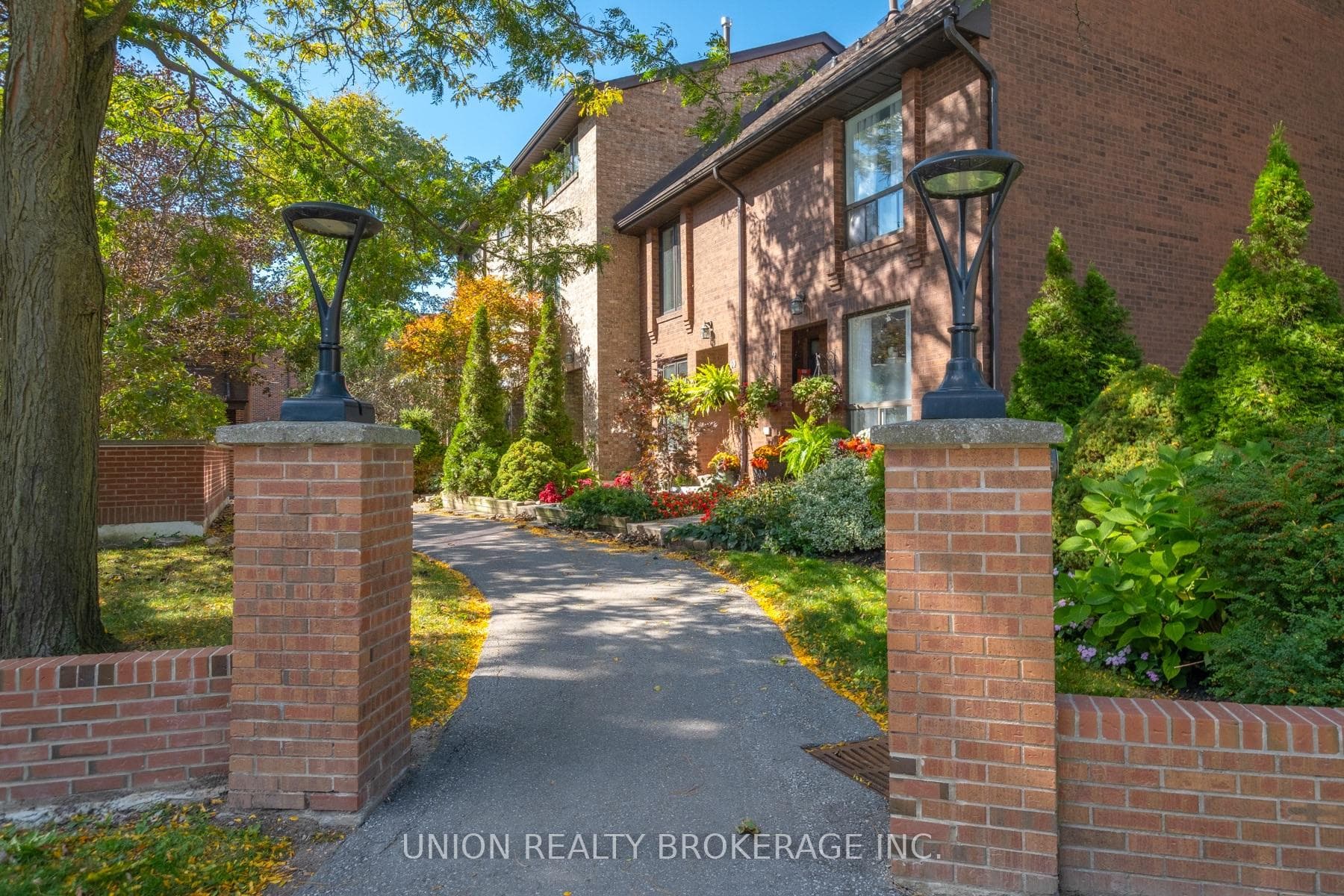 30 Livingston Road 11, Toronto, ON M1E 1K6