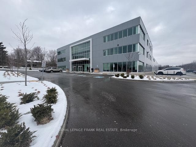 1707 Thornton Road N 301, Oshawa, ON L1H 7K4