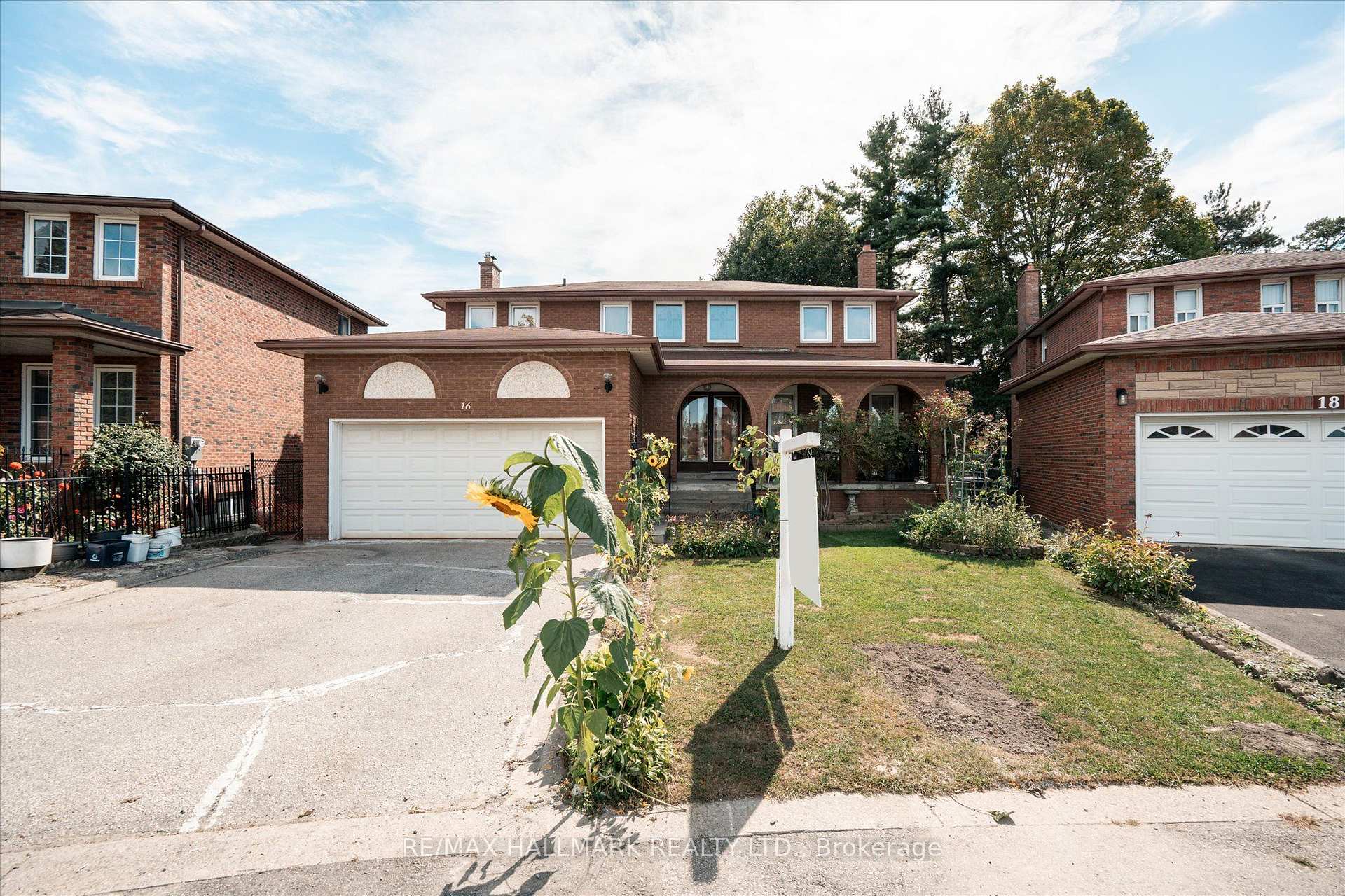 16 Ascolda Boulevard, Toronto, ON M1J 2N7