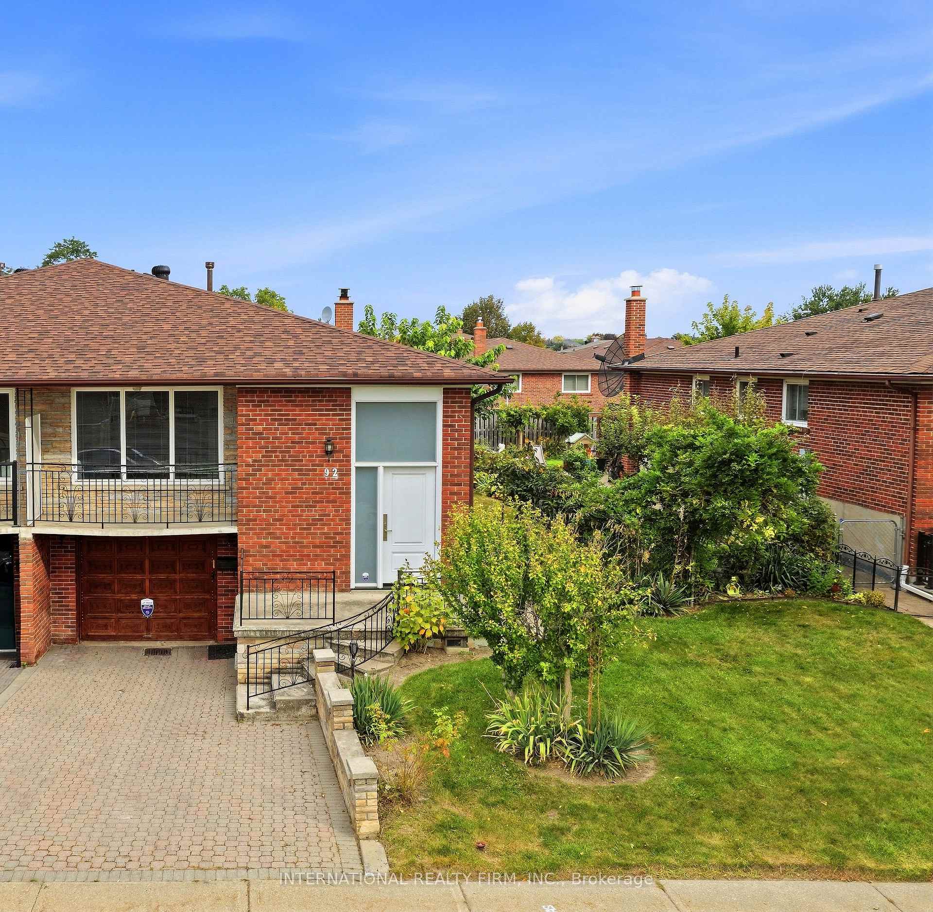 92 Andrew Park, Vaughan, ON L4L 1E9