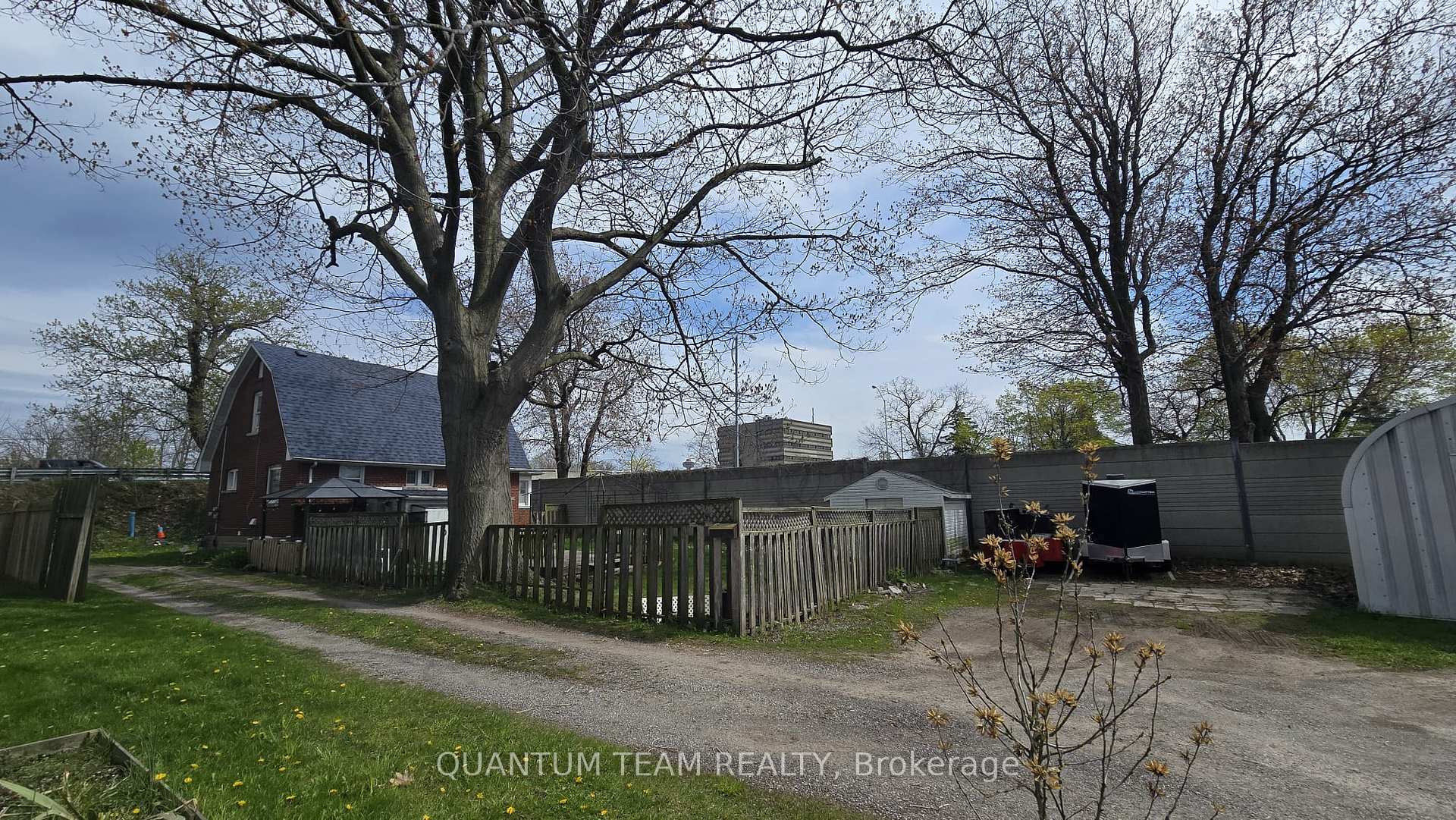 5365 Portage Road, Niagara Falls, ON L2E 6B8