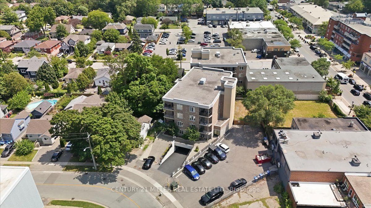 70 Stewart Street 102, Oakville, ON L6K 1X5