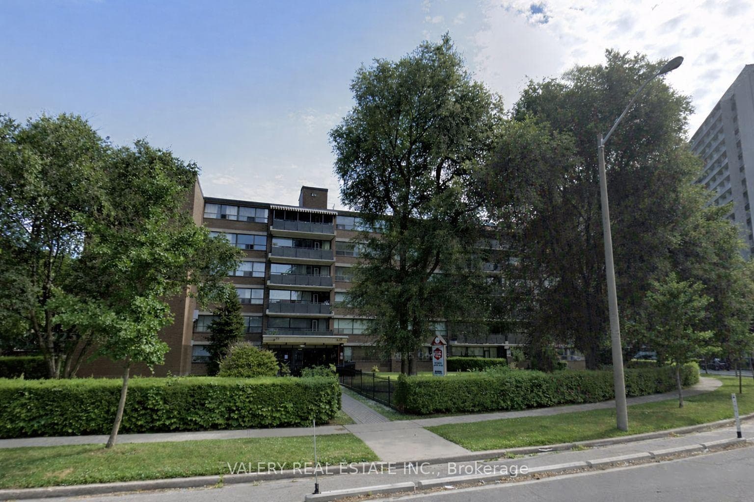 42 Thorncliffe Park Drive 408, Toronto, ON M4H 1K1