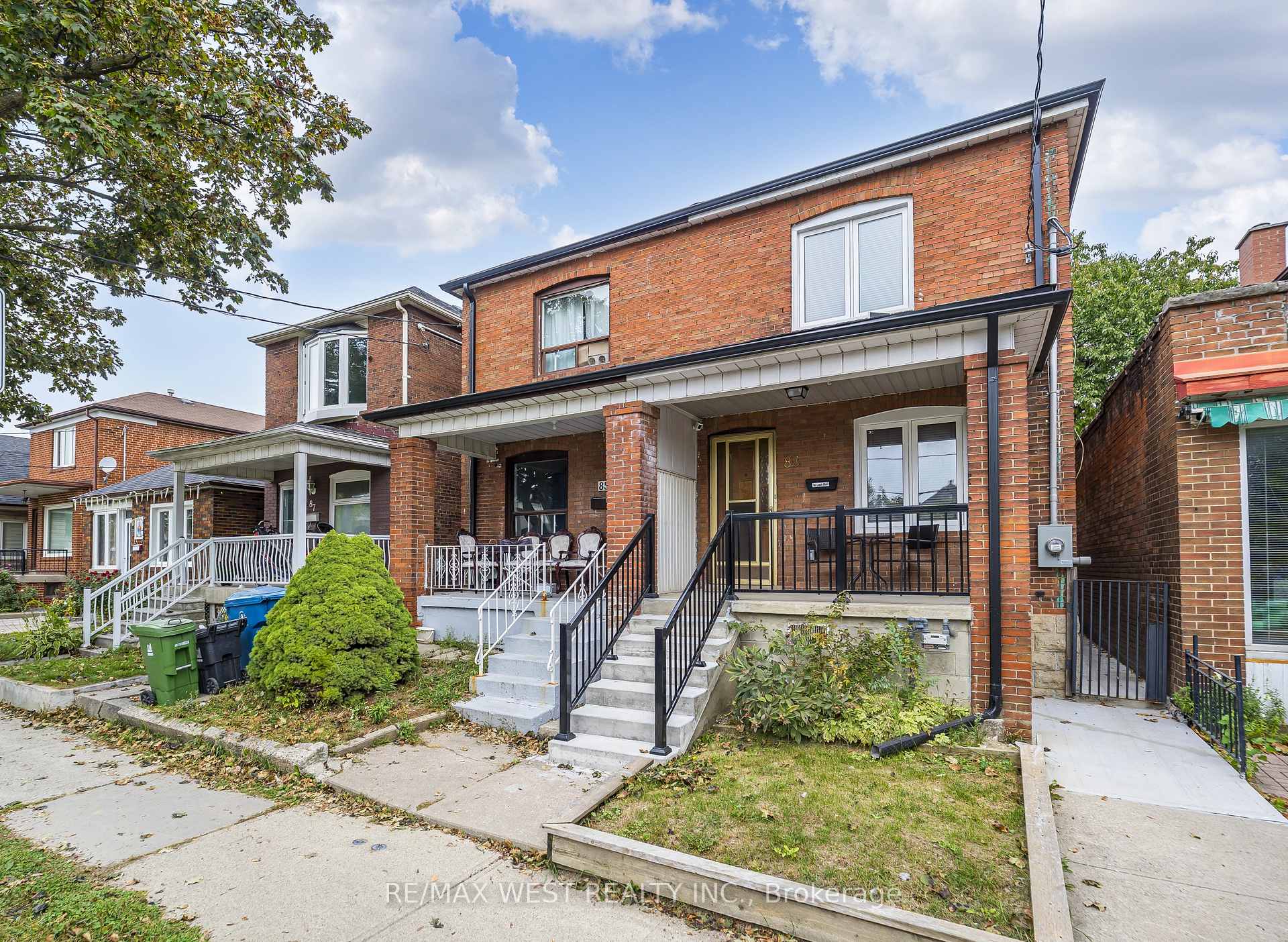 83 Scott Road, Toronto, ON M6M 3T3