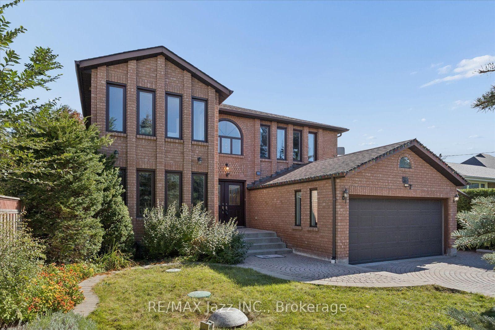 35 Ward Street, Whitby, ON L1M 1G9