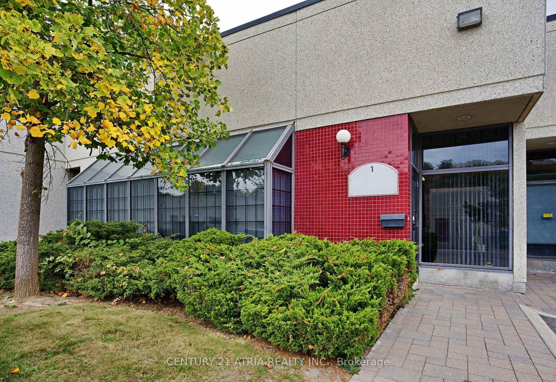 110 West Beaver Creek Road W 1, Richmond Hill, ON L4B 3L6