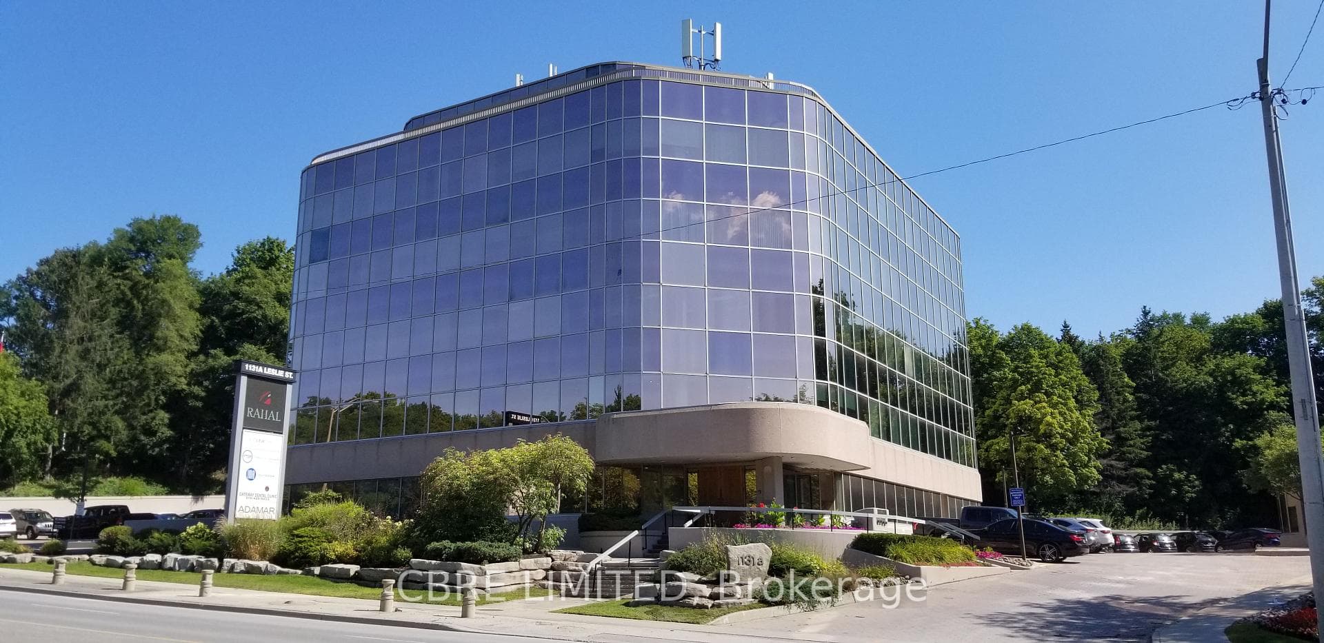 1131A Leslie Street 207, Toronto, ON M3C 3L8