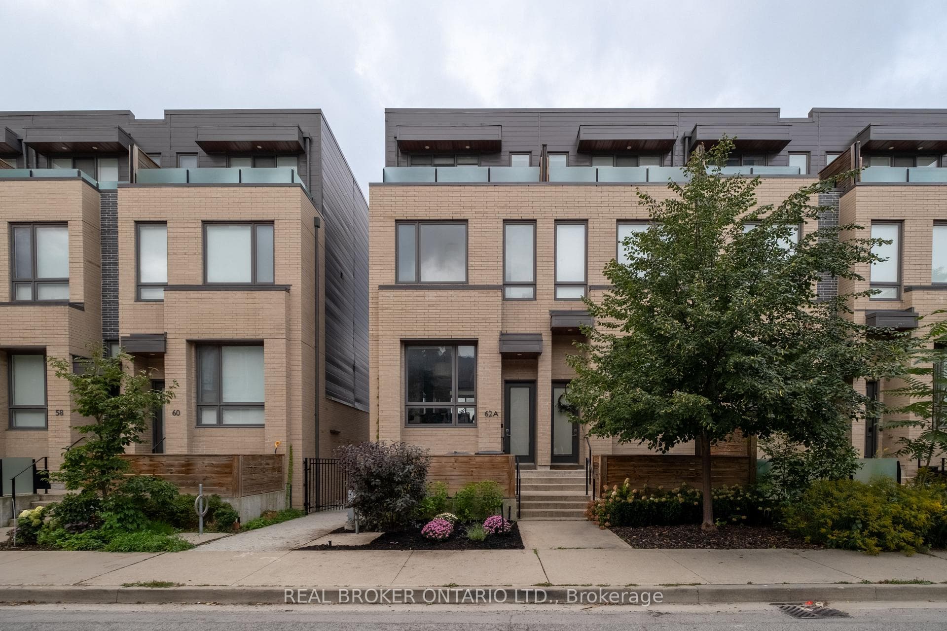 62A Perth Avenue, Toronto, ON M6R 2C1