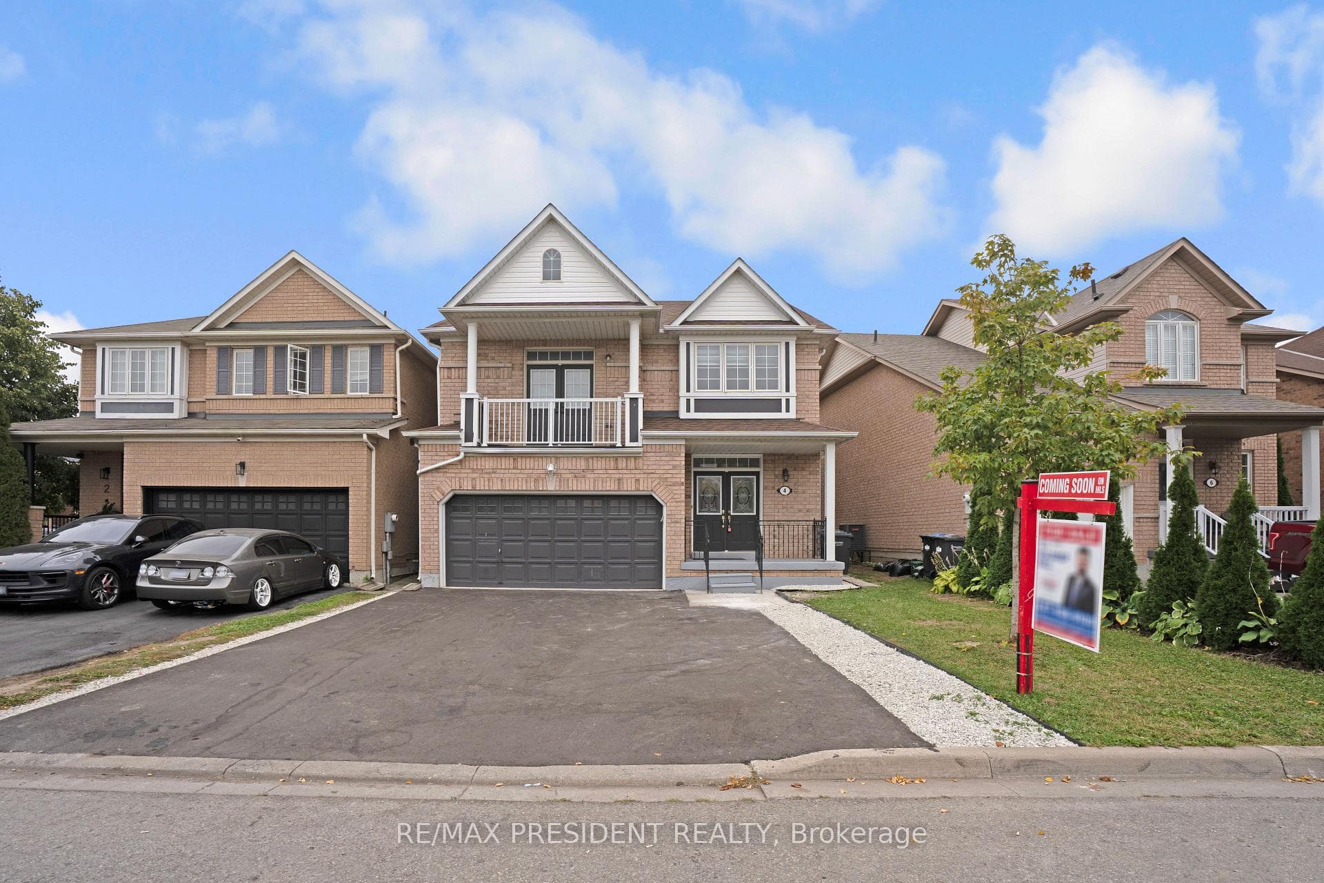 4 Chalkfarm Crescent, Brampton, ON L7A 3V8