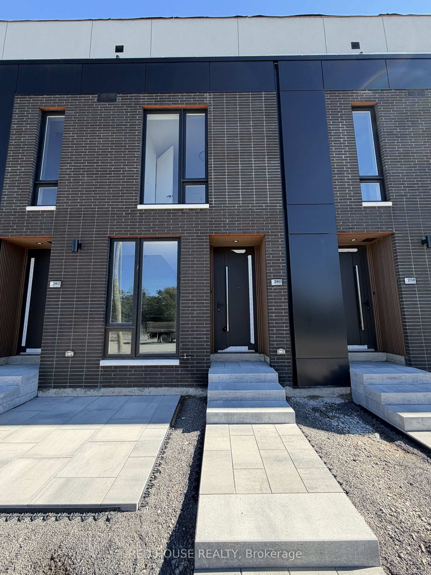 260 Ellis Avenue, St. Catharines, ON L2P 0G9