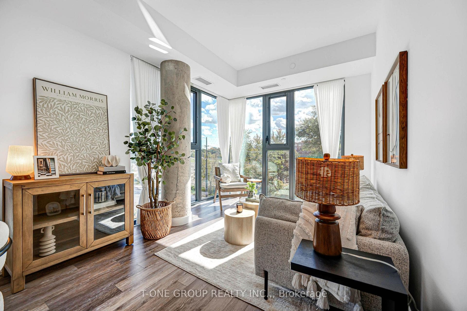 250 Lawrence Avenue W 309, Toronto, ON M5M 1B1