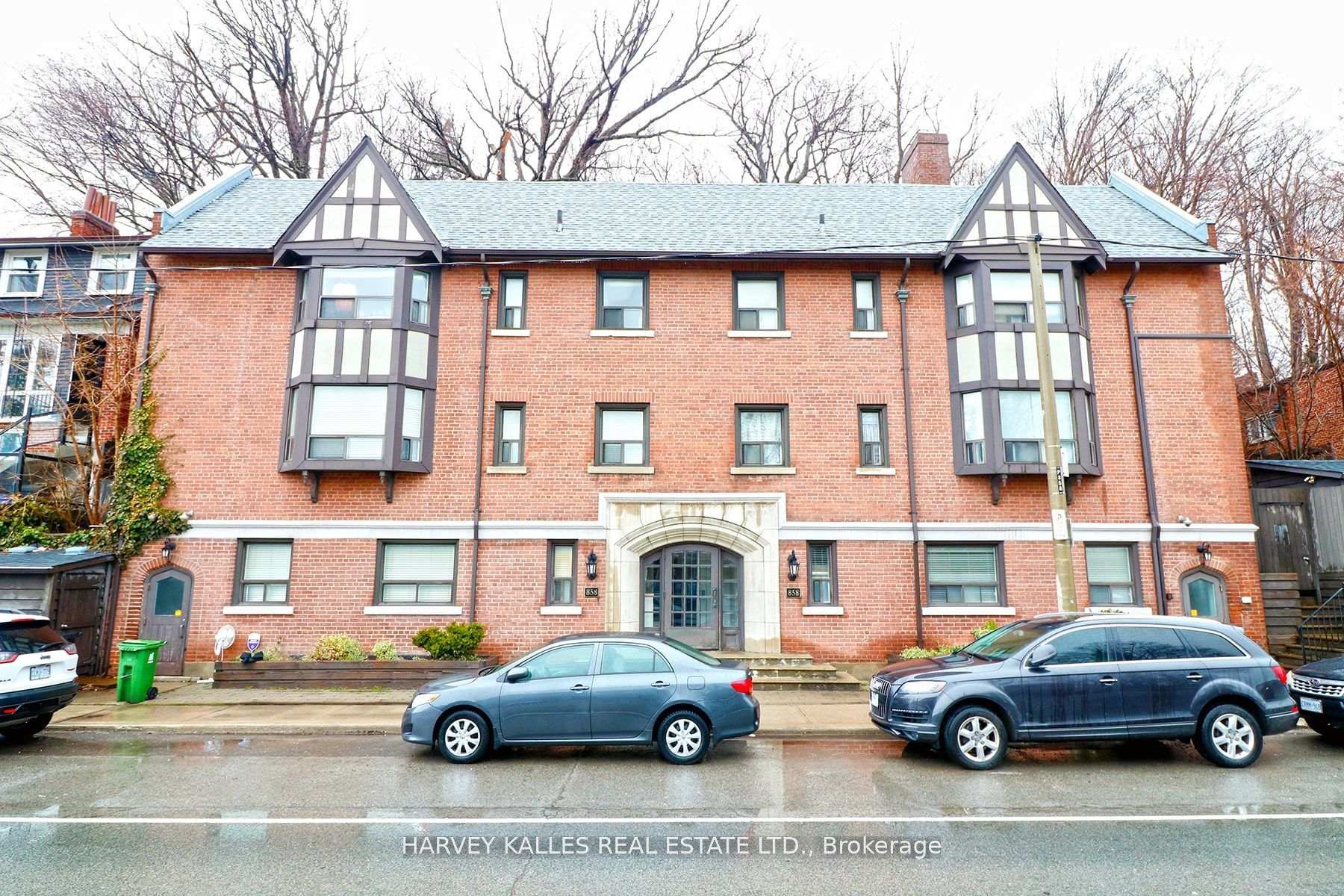 858 Davenport Road 201, Toronto, ON M6G 2B6