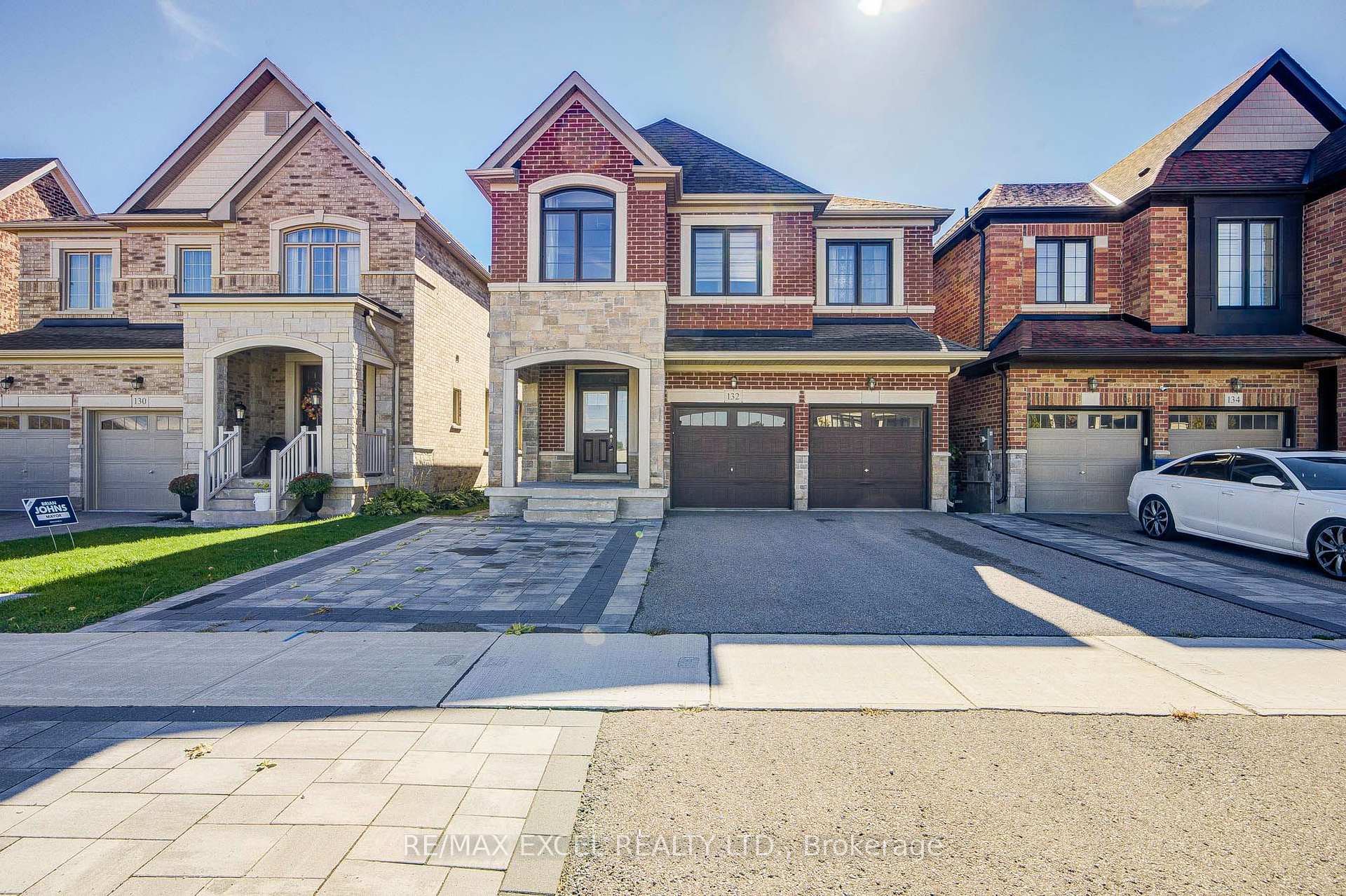 132 Meadow Vista Crescent, East Gwillimbury, ON L9N 0T4