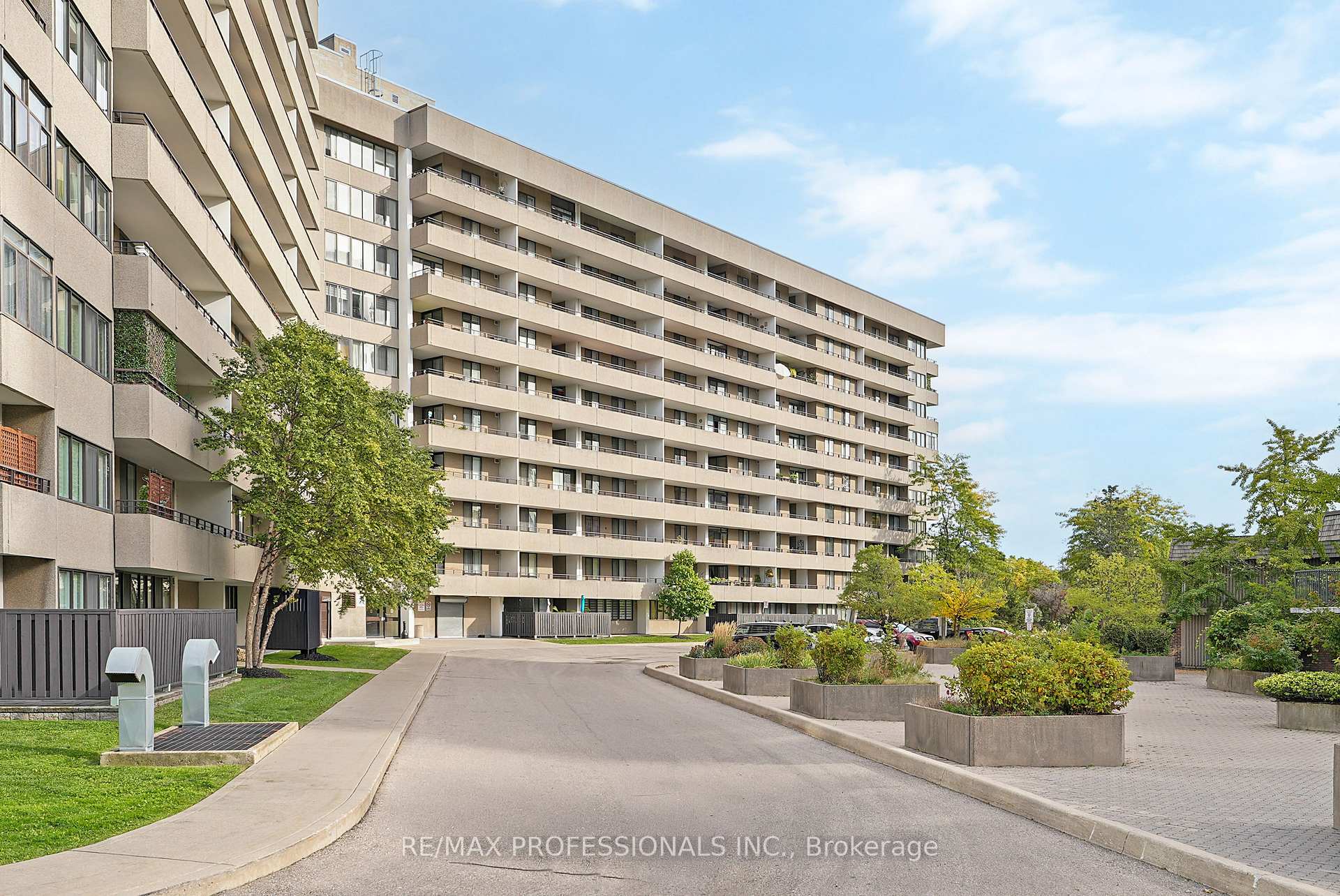 1320 Mississauga Valley Boulevard 510, Mississauga, ON L5A 3S9