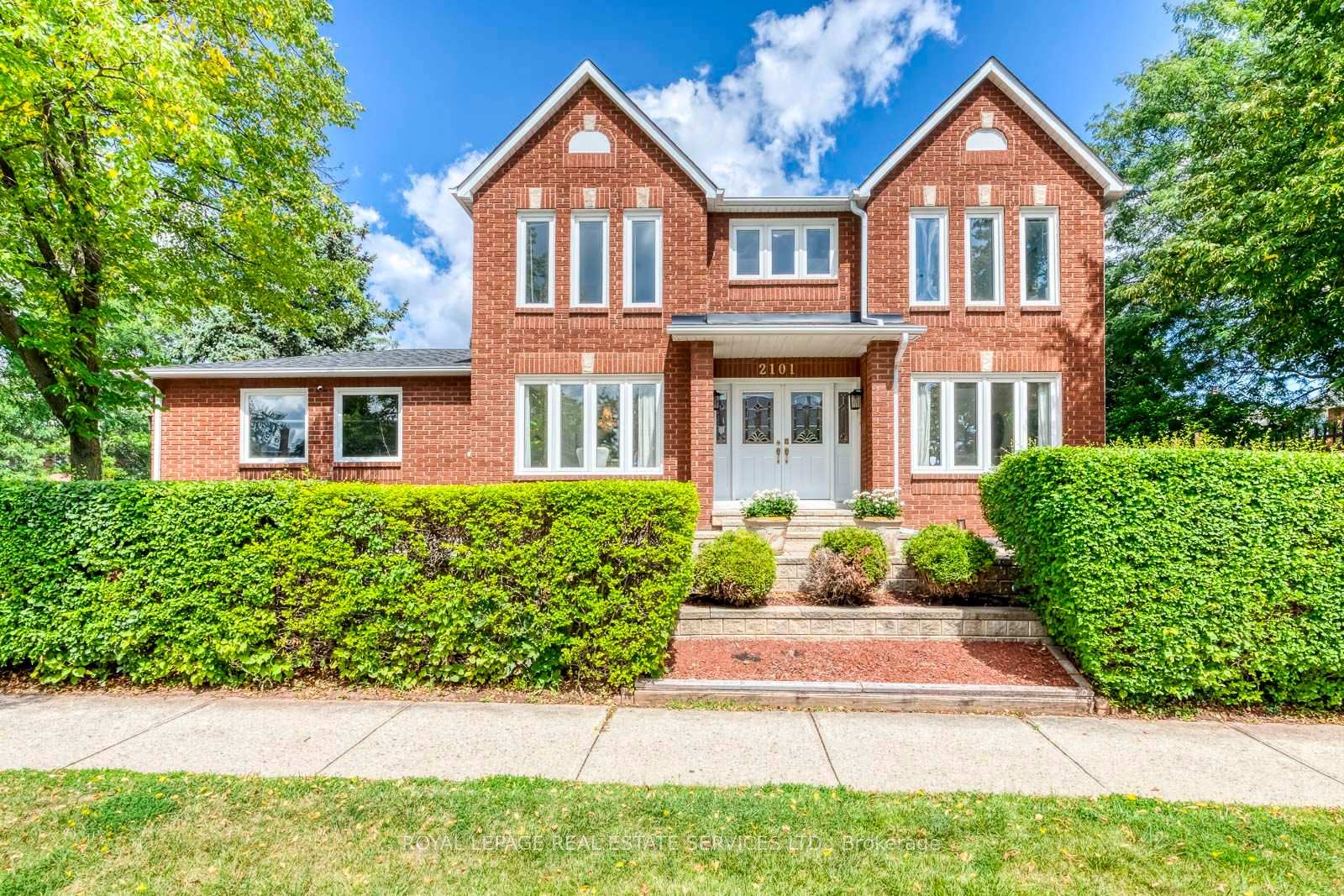 2101 Galena Crescent, Oakville, ON L6H 4A2
