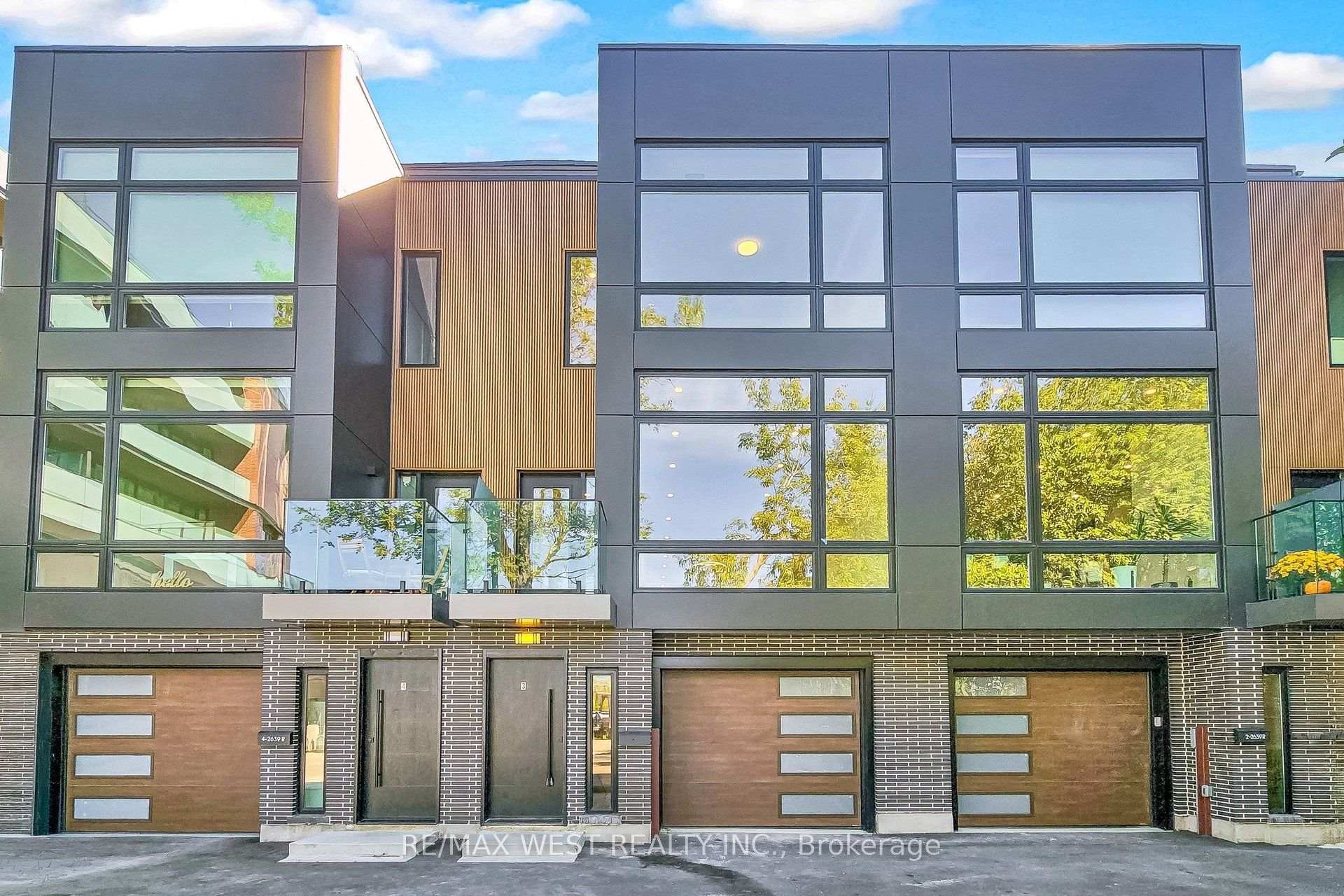 2639R Dundas Street W 3, Toronto, ON M6P 1X9