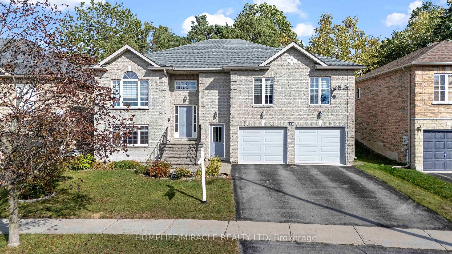 30 Dove Crescent, Barrie, ON L4N 7Z3