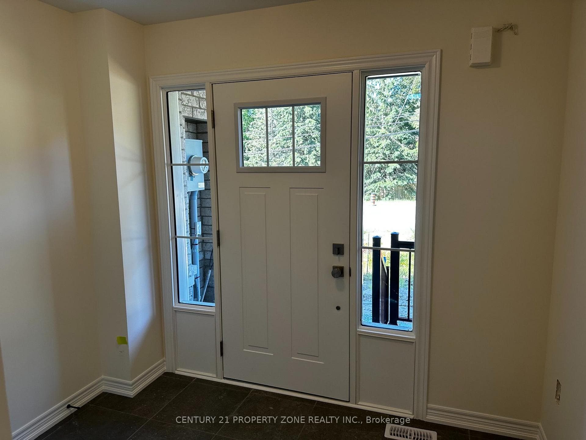 15685 Airport Road Room 1, Caledon, ON L7C 1K2