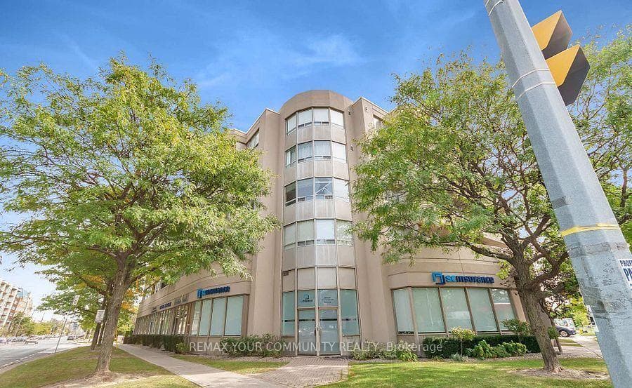 555 Wilson Heights Boulevard 305, Toronto, ON M3H 6B5