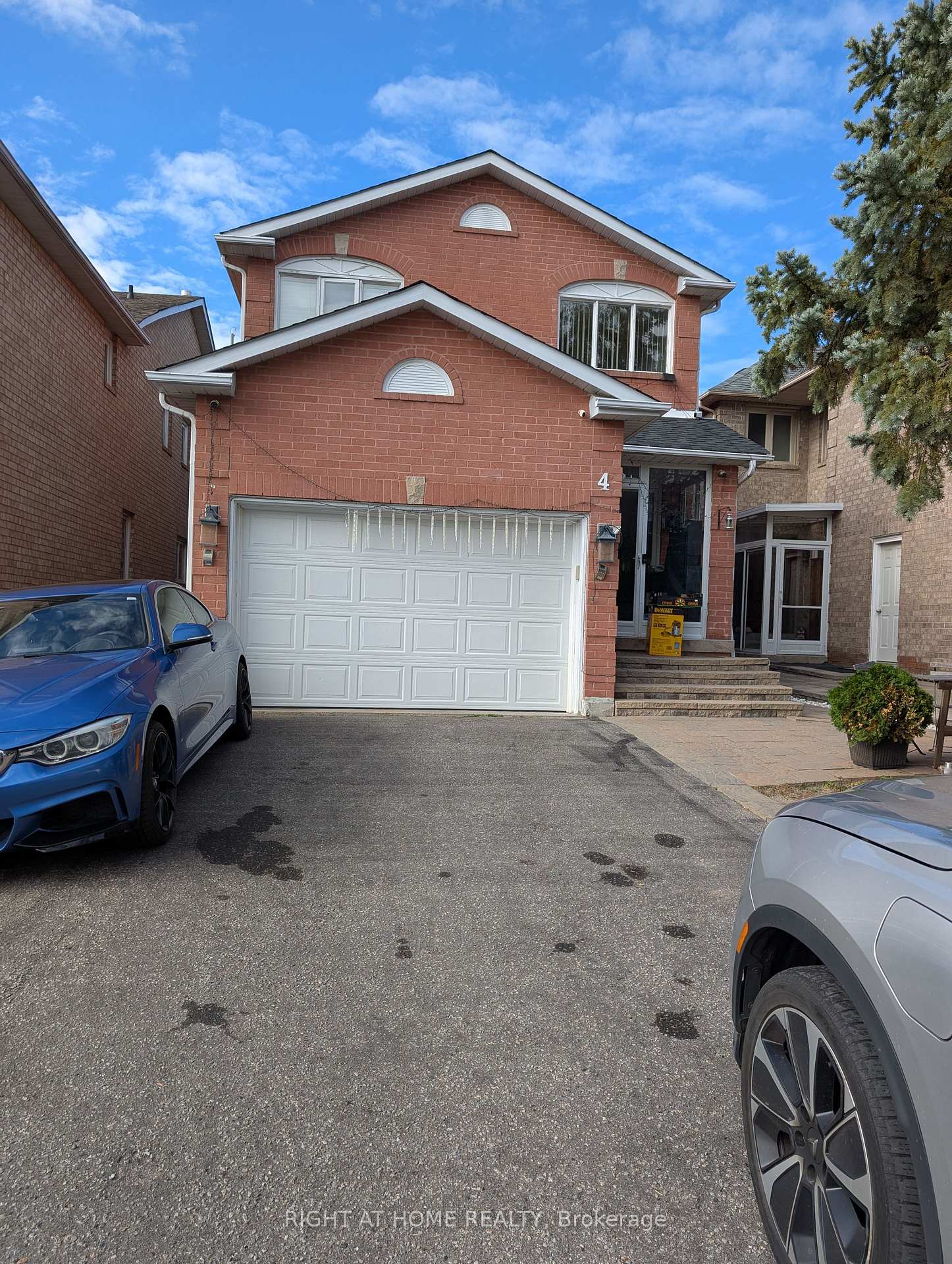 4 Bayel Crescent, Richmond Hill, ON L4S 1C2