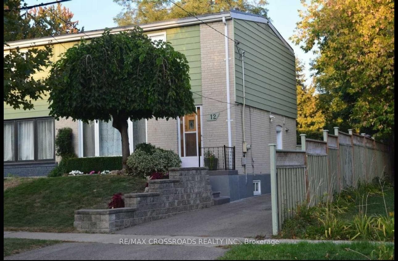 12 Chevron Crescent, Toronto, ON M1K 3N4