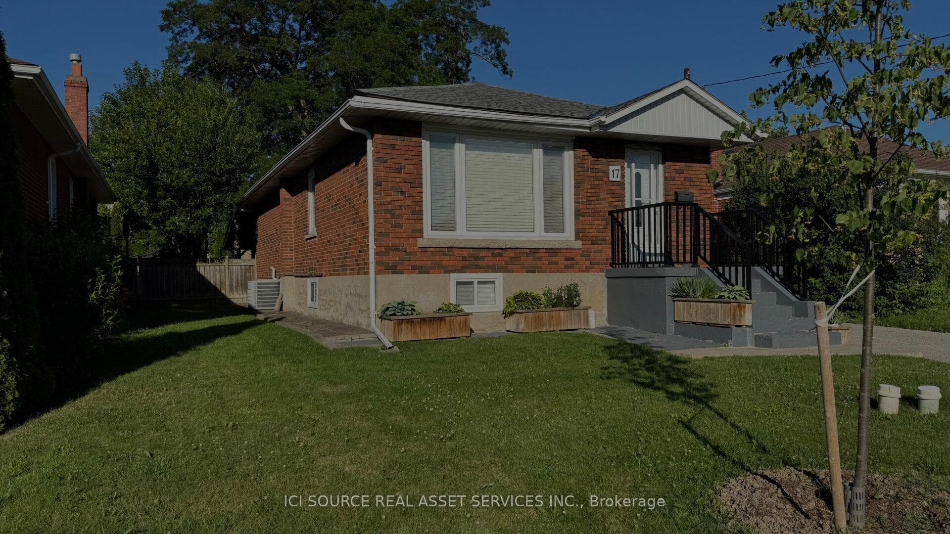 17 Hubert Avenue Lower Level, Toronto, ON M1K 1Z7