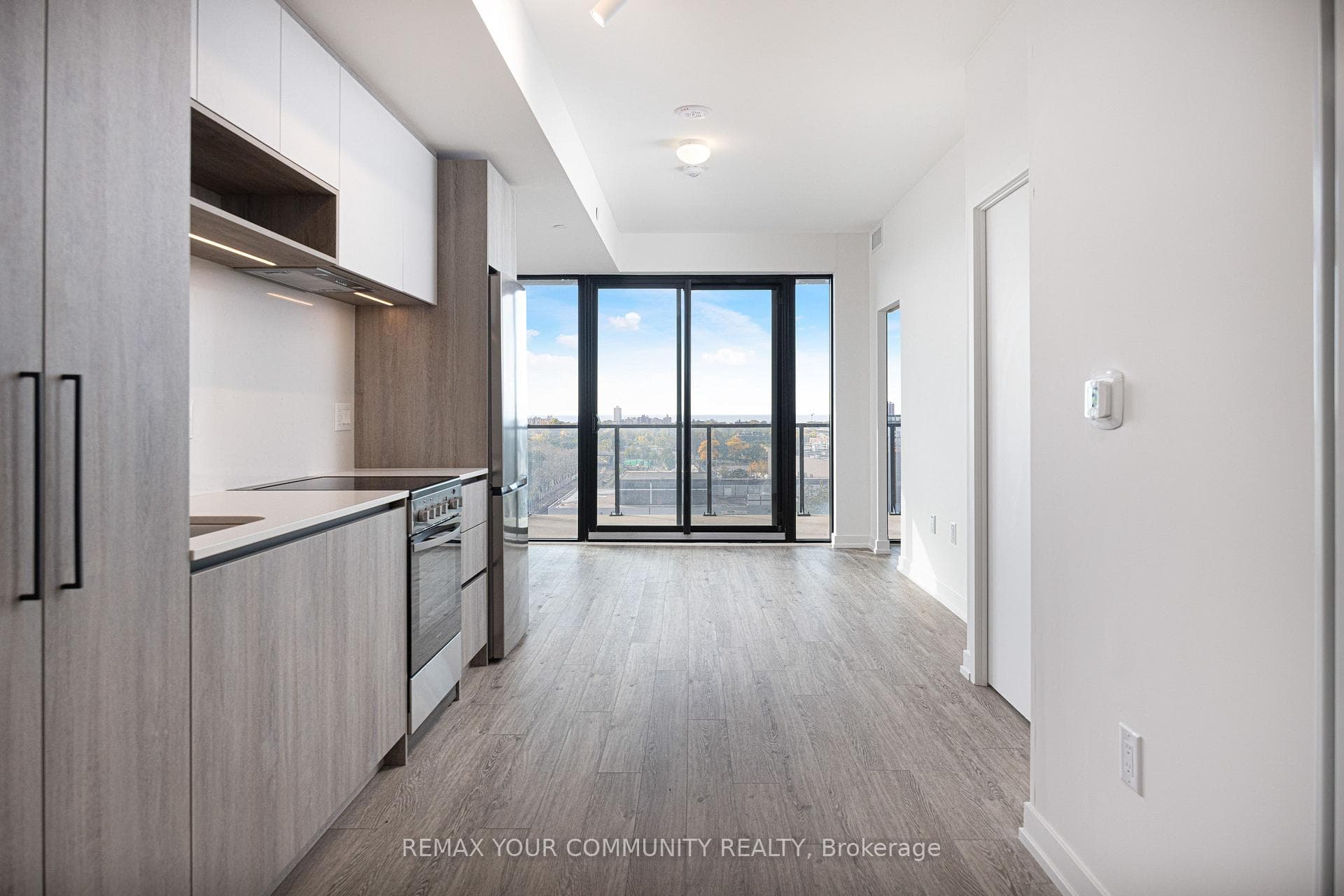 181 Sterling Road 1005, Toronto, ON M6R 2B2