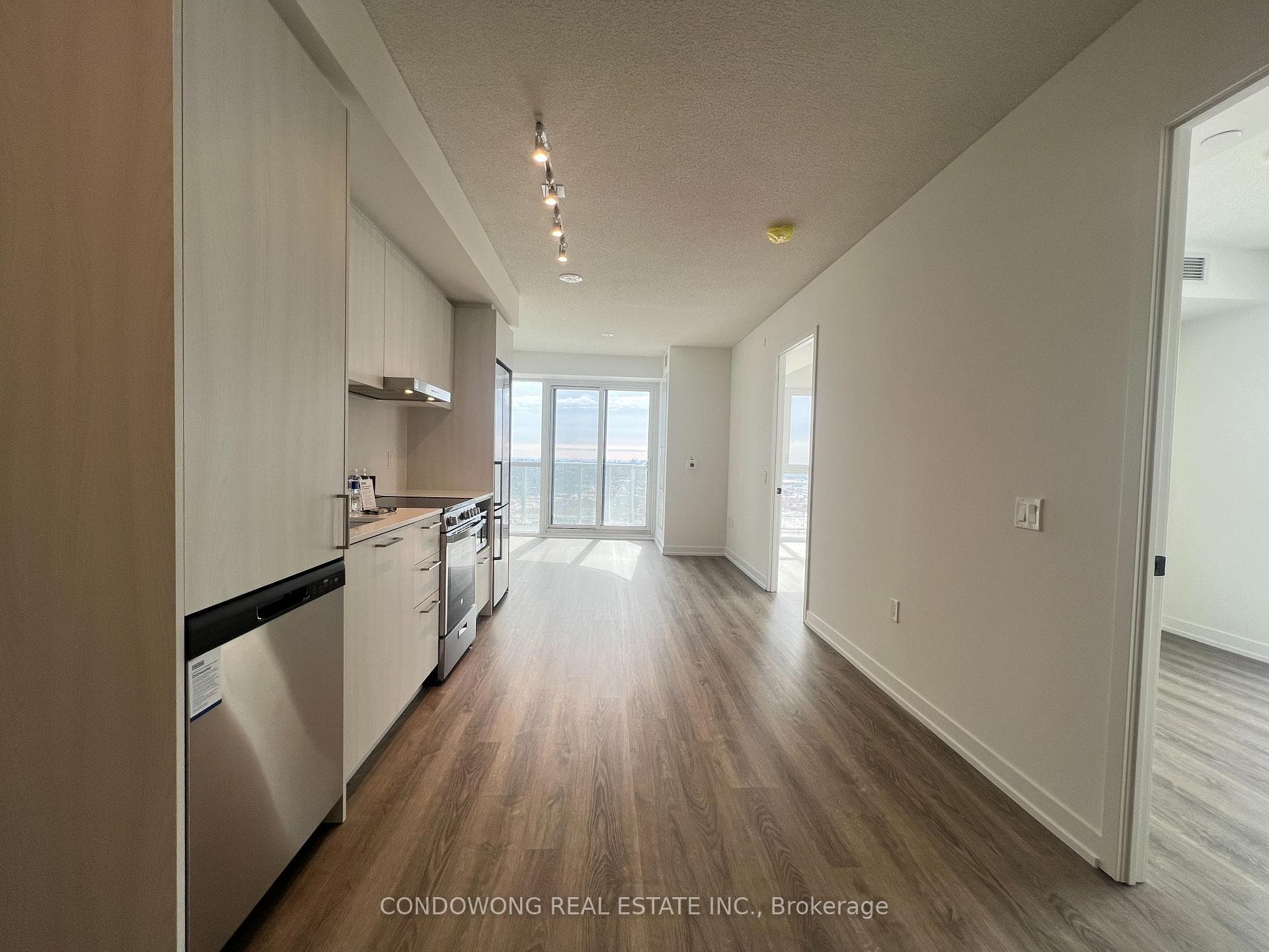 195 Commerce Street 4006, Vaughan, ON L4K 0P9