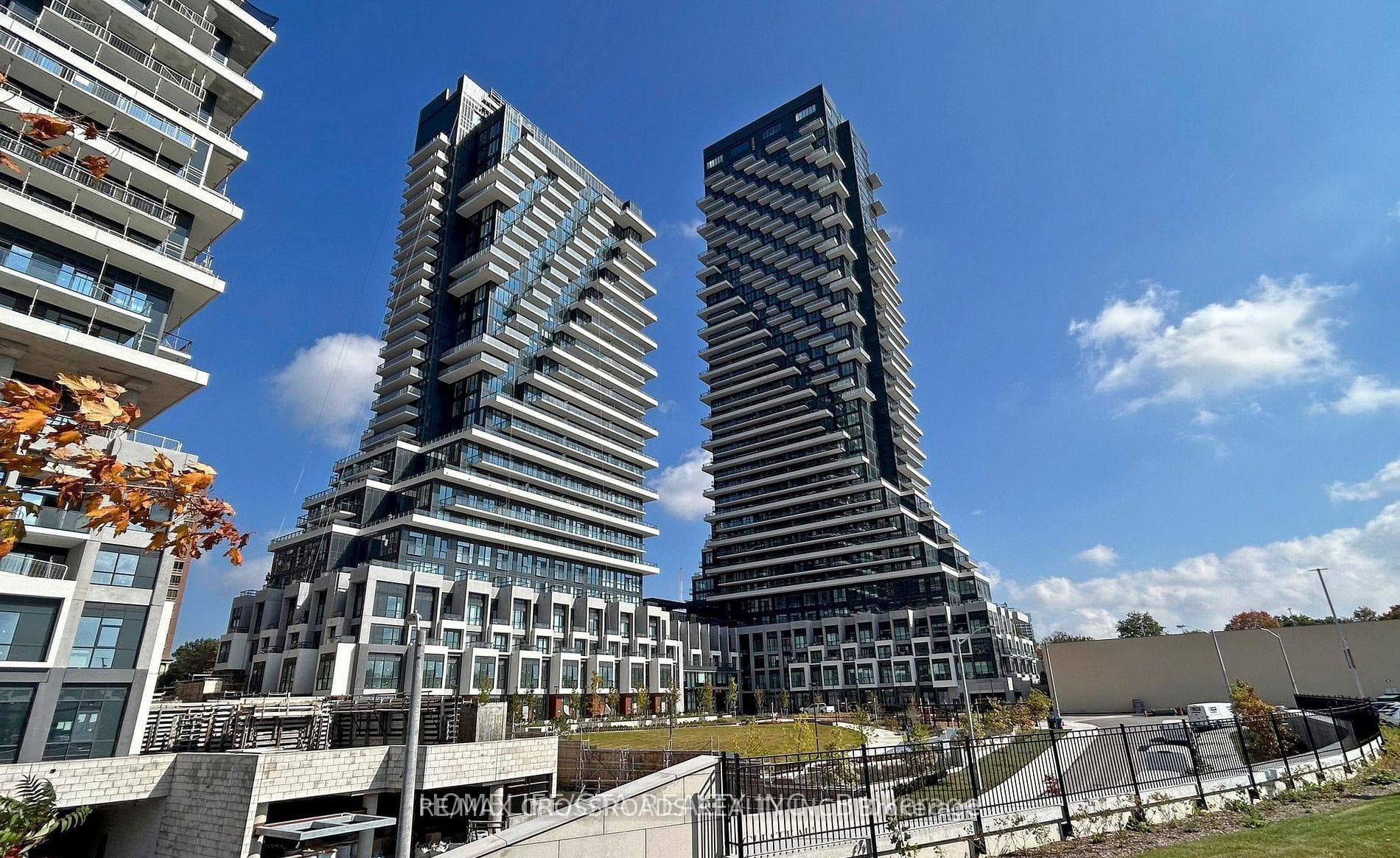 20 Inn On The Park Drive #1333, Toronto, ON M3C 0P8