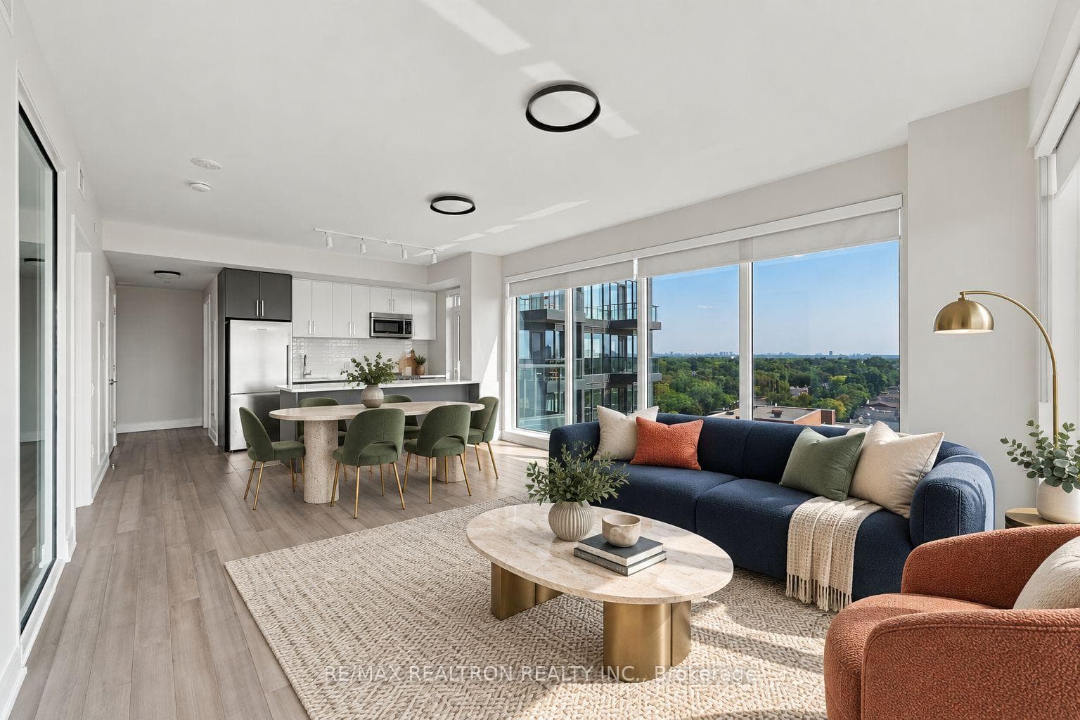 2525 Bathurst Street 1202, Toronto, ON M6B 2Y9