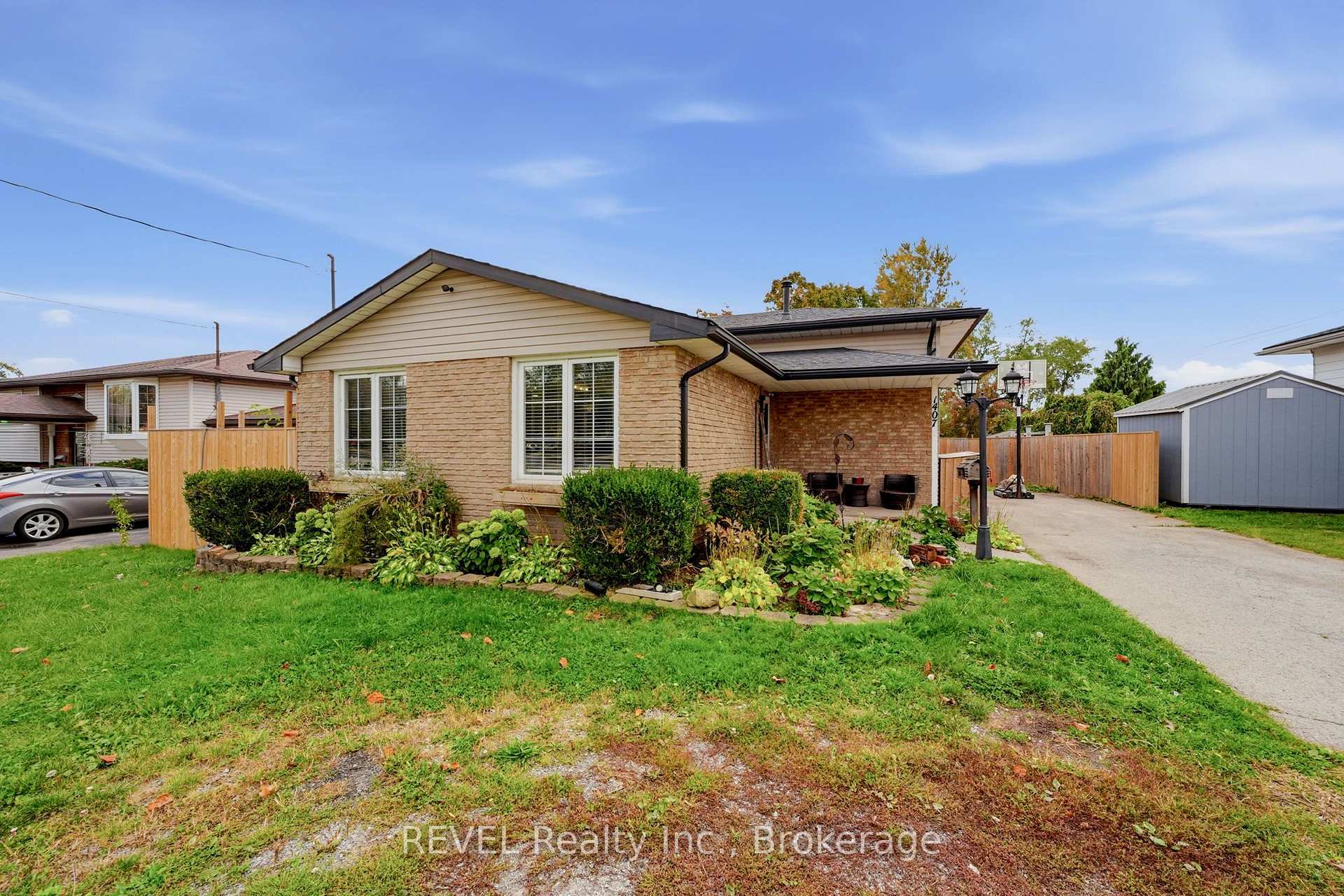 1407 Garrison Road, Fort Erie, ON L2A 1P4