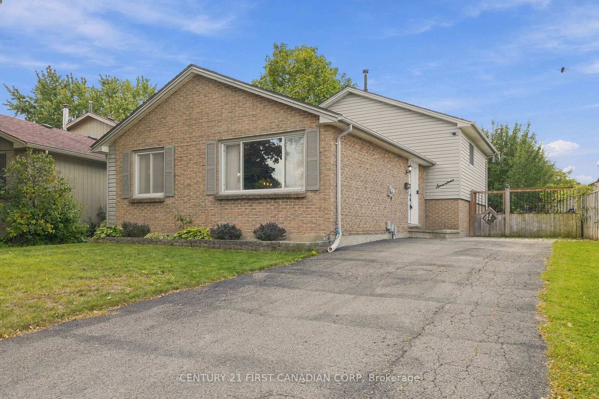 17 ARCHER Crescent, London South, ON N6E 2A4