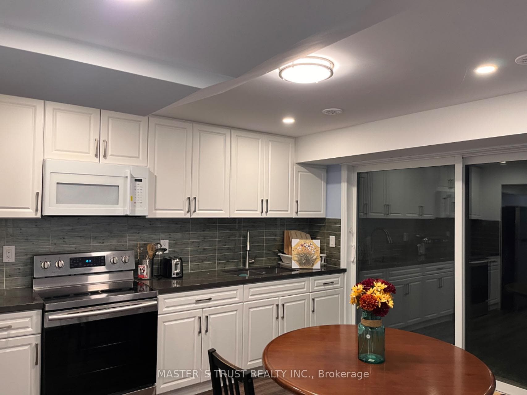 15 Isabella Peach Drive, Markham, ON L6C 0Z1