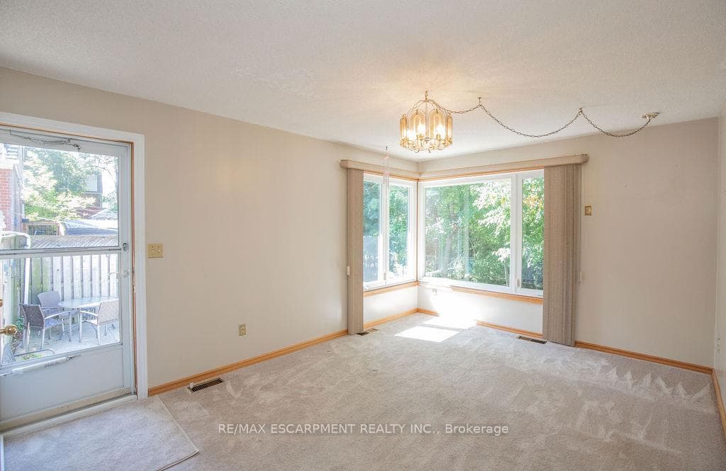 296 East 21st Street, Hamilton, ON L8V 2T9