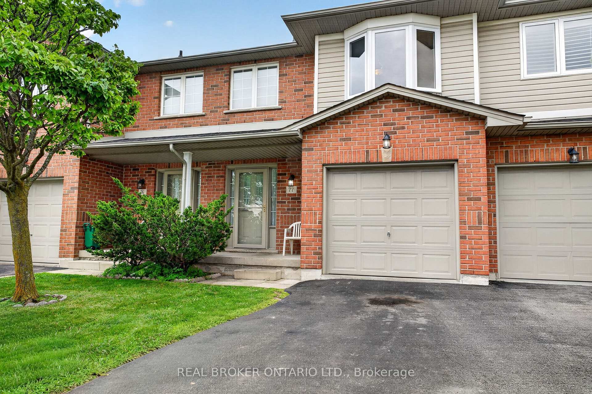 800 Paramount Drive 77, Hamilton, ON L8J 3V9