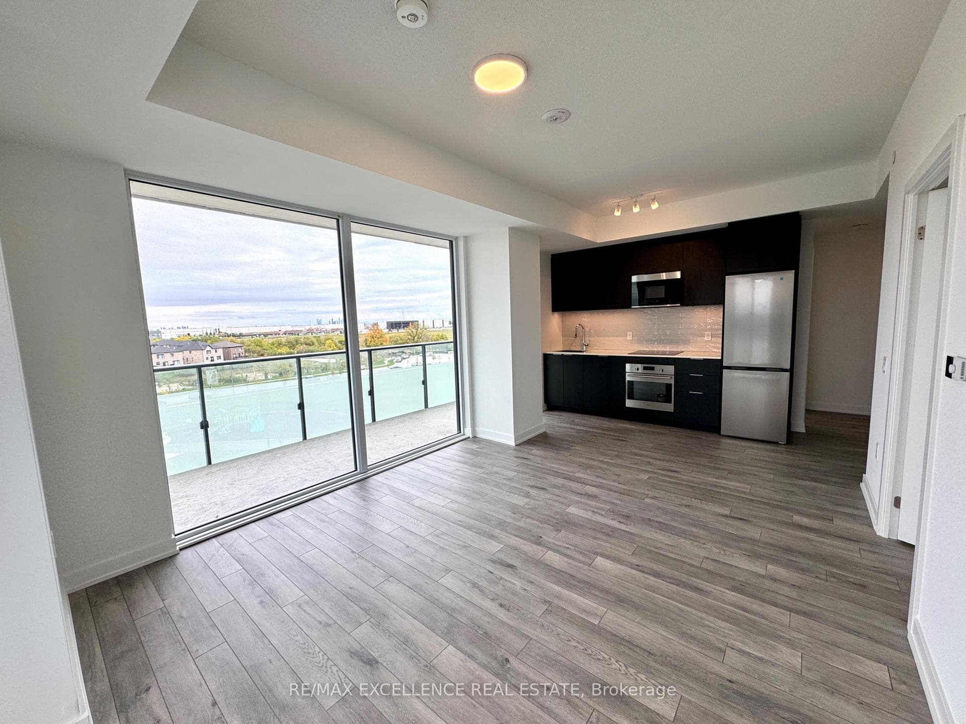 15 Skyridge Drive 419, Brampton, ON L6P 4S3